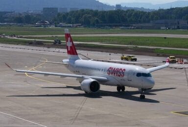 aircraft-1679197_640